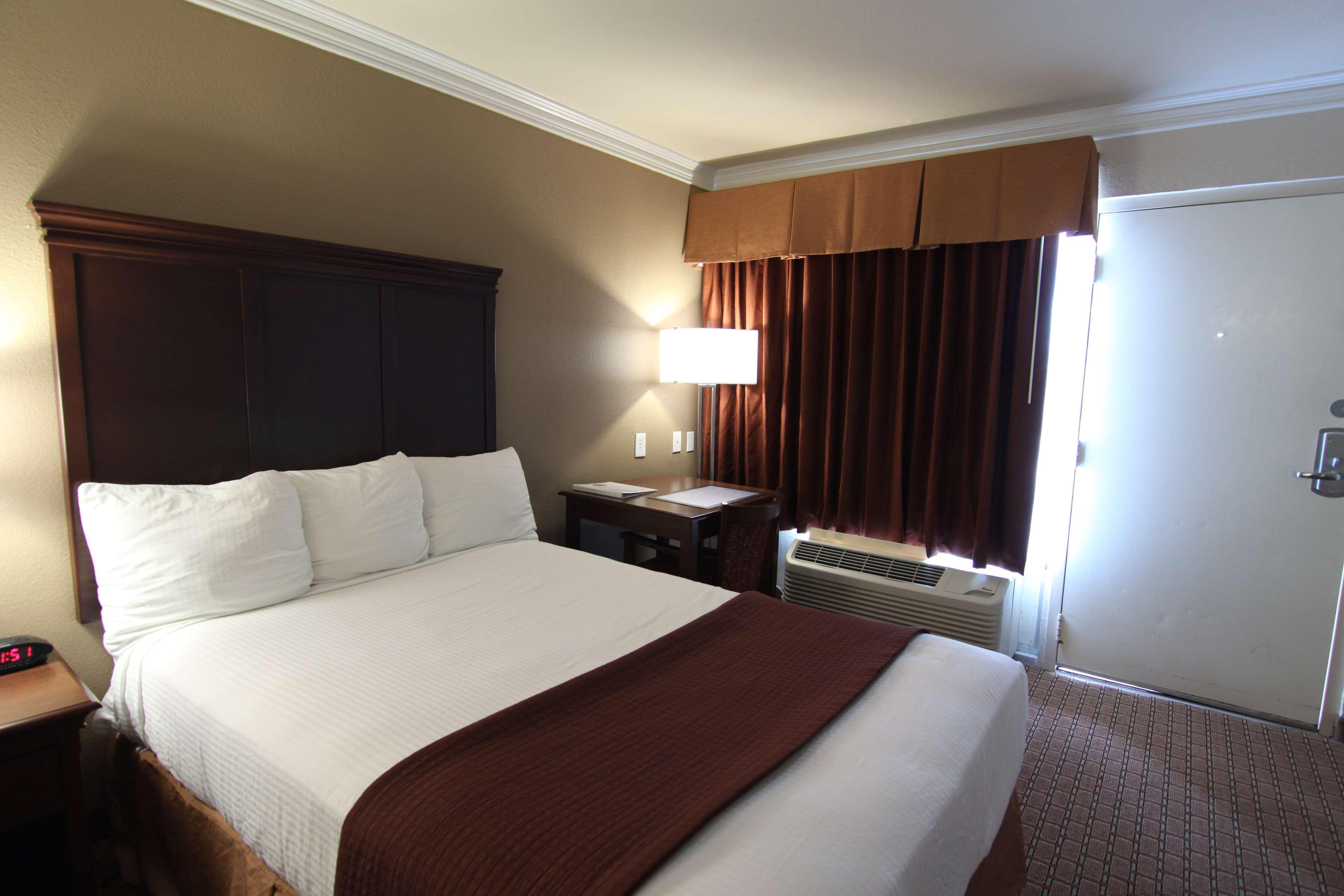 Best Western Canton Inn Экстерьер фото