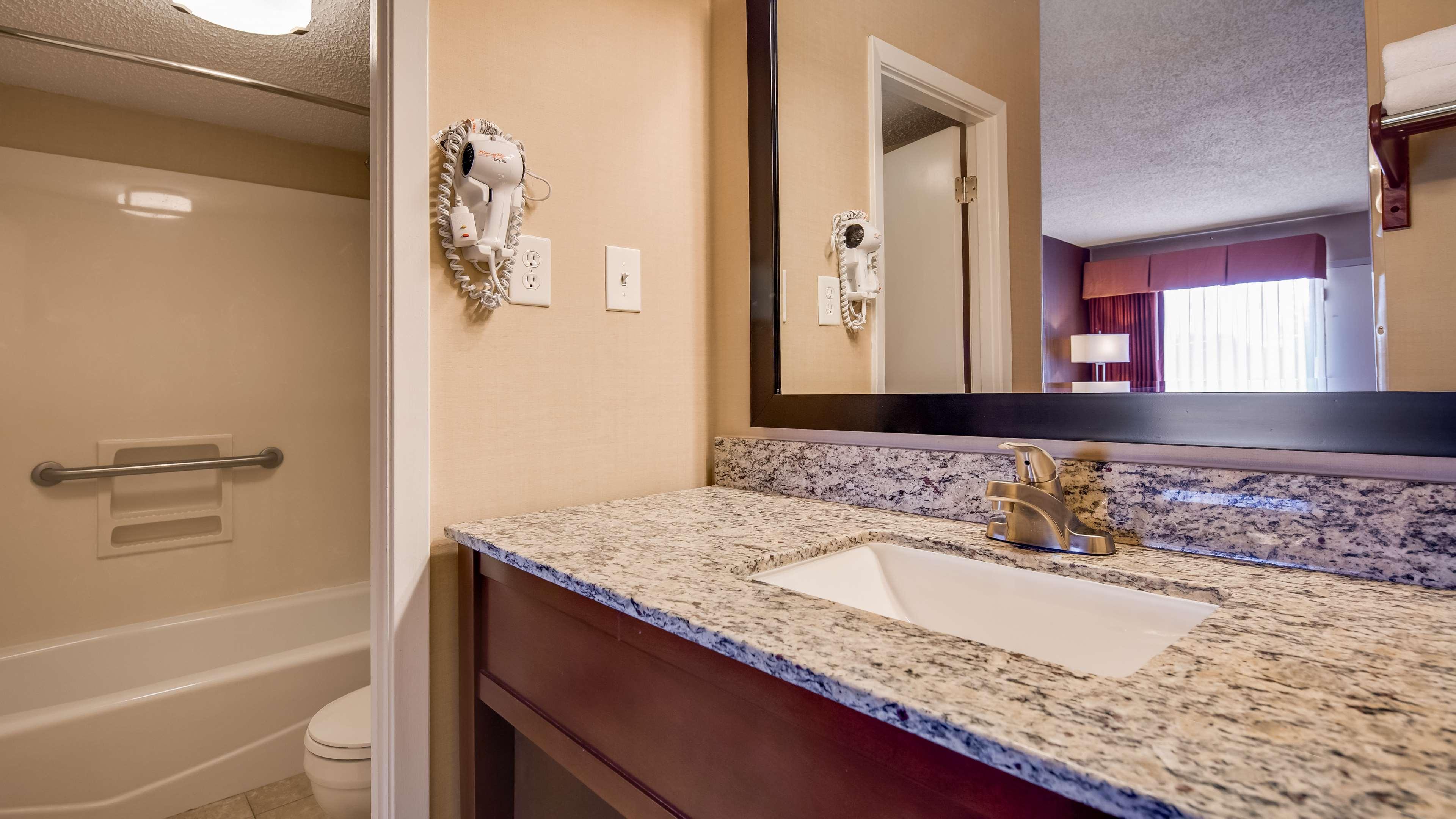 Best Western Canton Inn Экстерьер фото