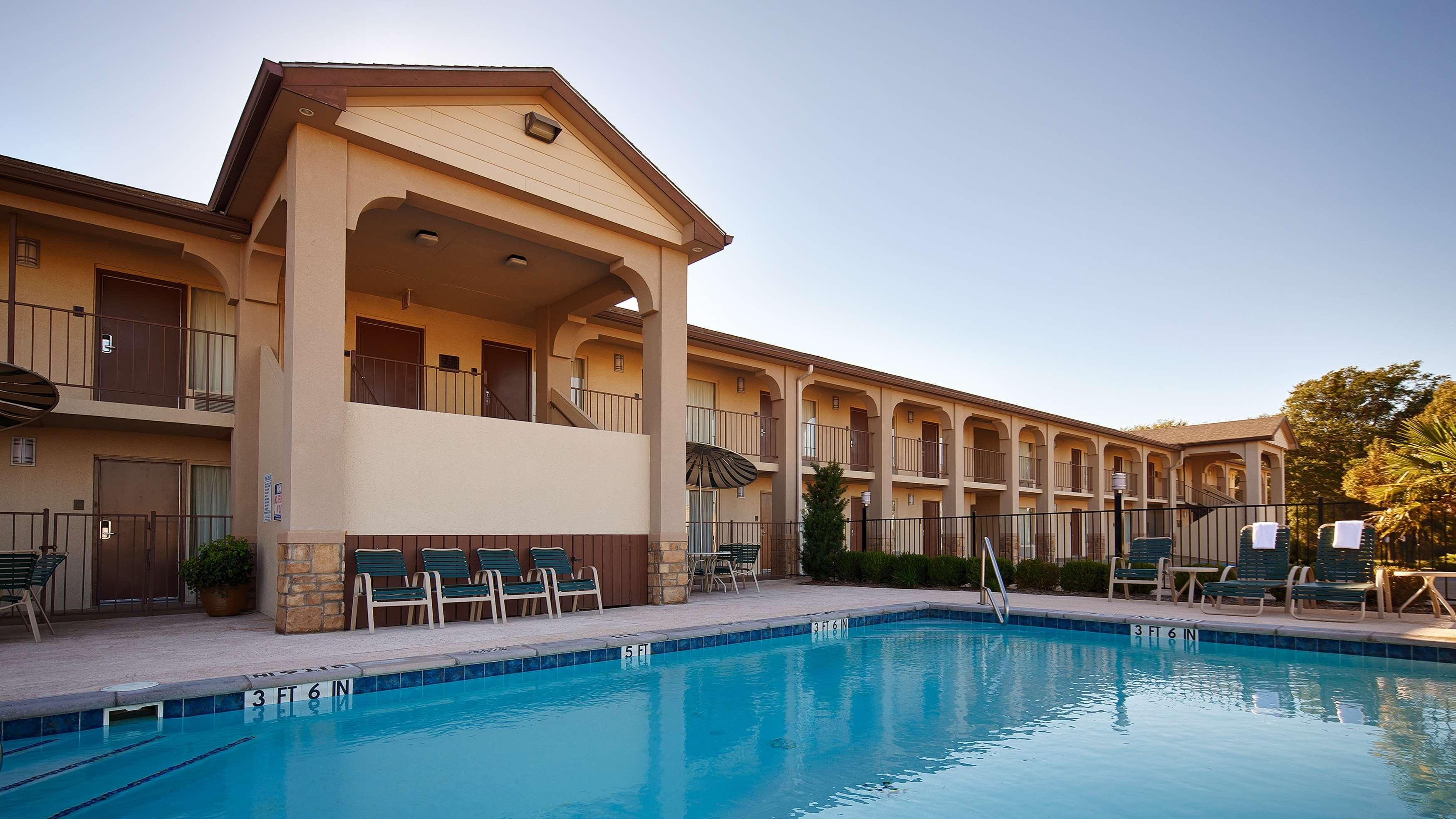 Best Western Canton Inn Экстерьер фото