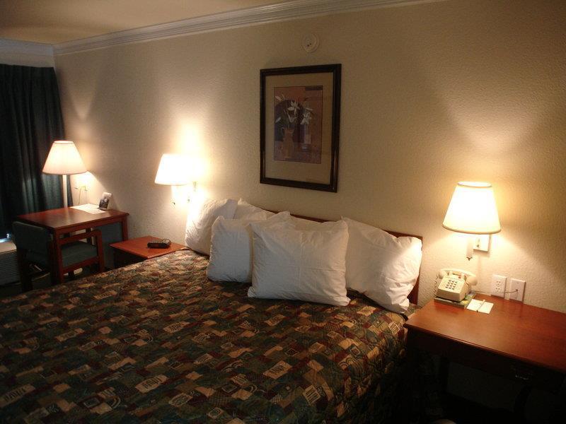 Best Western Canton Inn Номер фото